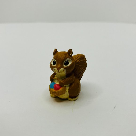 Hallmark Vintage Easter Merry Miniatures Squirrel Egg Basket Figurine 1994 - Picture 1 of 7